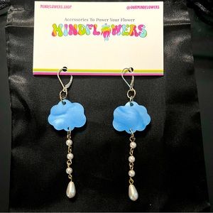 Dangling rain cloud earrings🌧️